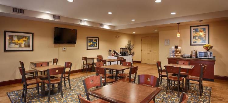 韦恩斯伯勒贝斯特韦斯特优质套房酒店及会议中心(Best Western Plus Waynesboro Inn  Suites Conference Center)图片