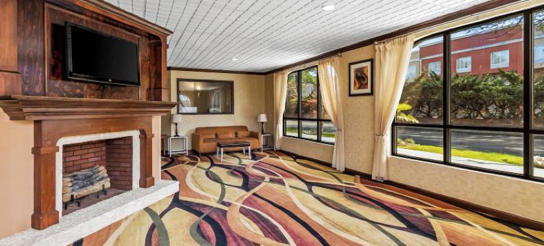 品质酒店及套房佛罗伦萨市民中心(Quality Inn & Suites Civic Center)图片