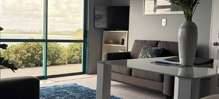 Spacious harbourside apartment with amazing views图片