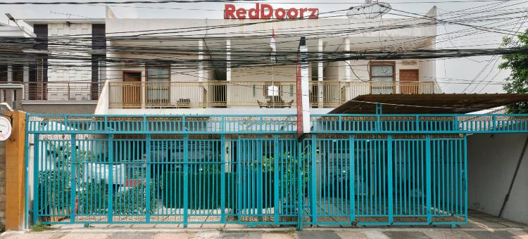 红多兹酒店-近西皮昂英达购物中心(RedDoorz Near Cipinang Indah Mall)图片
