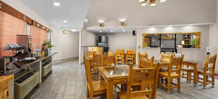 伊康套房旅馆(Econo Lodge Inn & Suites)图片