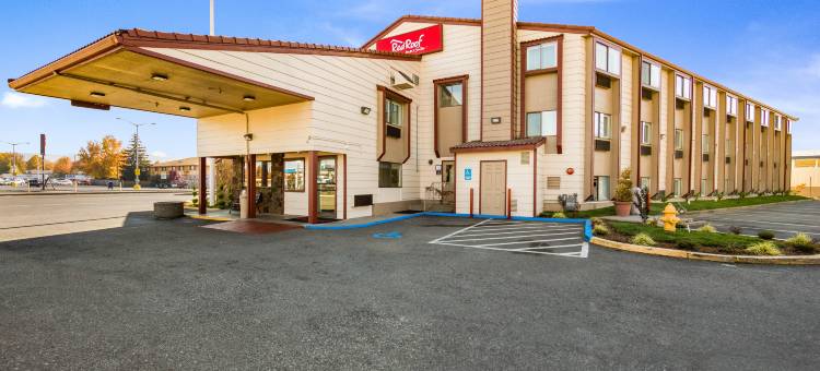 温德姆华美达-梅德福机场北(Ramada by Wyndham Medford Airport North)图片