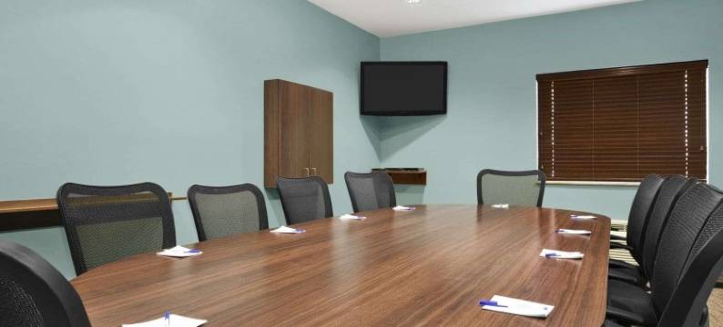 迈诺特呗盟套房酒店(Baymont by Wyndham Minot)图片