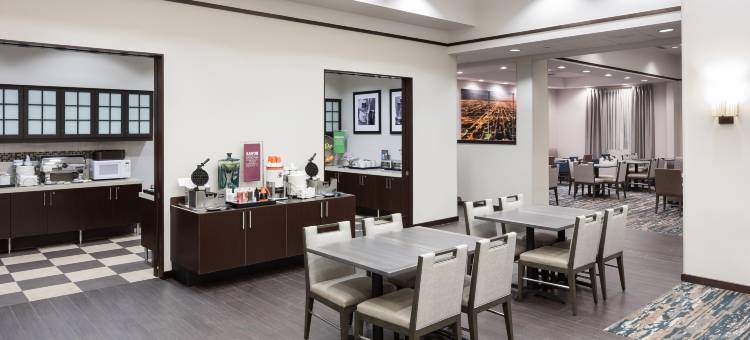 芝加哥北岸斯科基欢朋套房酒店(Hampton Inn & Suites Chicago-North Shore/Skokie)图片