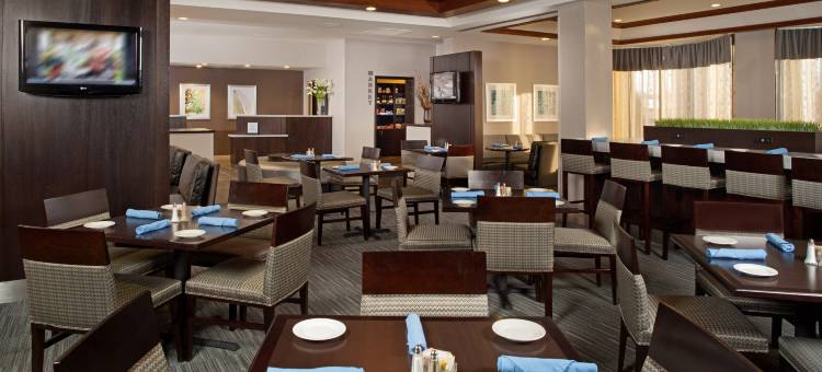 芝加哥伍德戴尔埃尔克格罗夫希尔顿逸林酒店(DoubleTree by Hilton Hotel Chicago Wood Dale - Elk Grove)图片