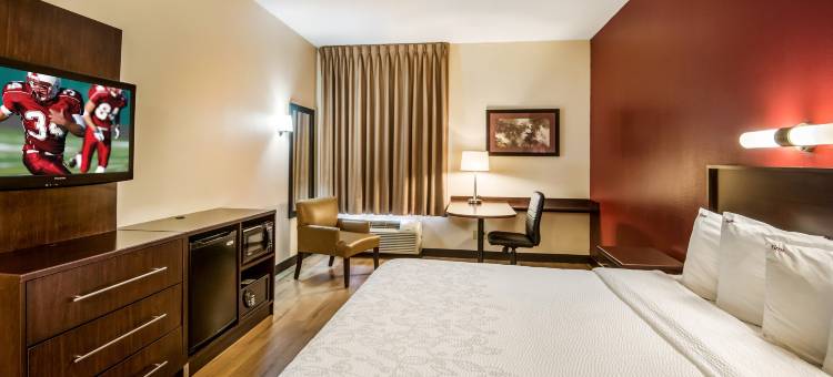 红屋顶PLUS+长岛-花园城(Red Roof PLUS+ Long Island - Garden City)图片