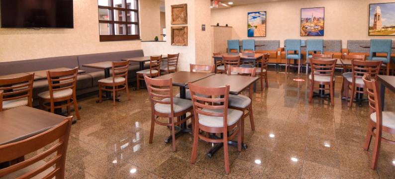 印第安纳波利斯北金字塔贝斯特韦斯特优质酒店(Best Western Plus Indianapolis North at Pyramids)图片