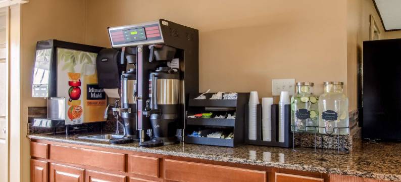 柯林斯堡东I-25美洲最佳价值套房酒店(Americas Best Value Inn and Suites Fort Collins East I-25)图片