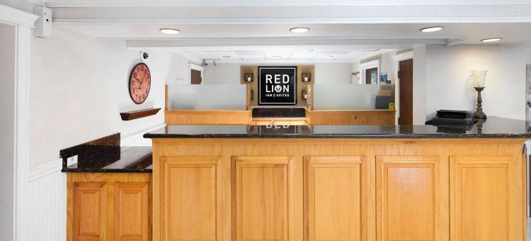 奥本红狮套房酒店(Red Lion Inn & Suites Auburn)图片