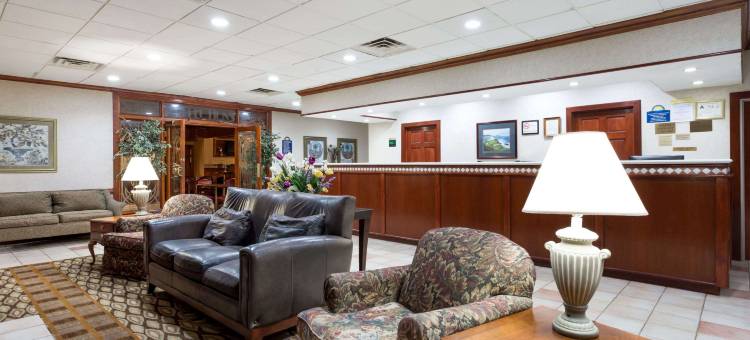 南派恩斯派恩赫斯特温德姆戴斯酒店及会议中心(Days Inn & Conf Center by Wyndham Southern Pines Pinehurst)图片