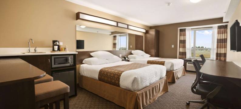 布莱克法尔德-雷德迪尔北麦客达套房酒店(Microtel Inn & Suites by Wyndham Blackfalds Red Deer North)图片