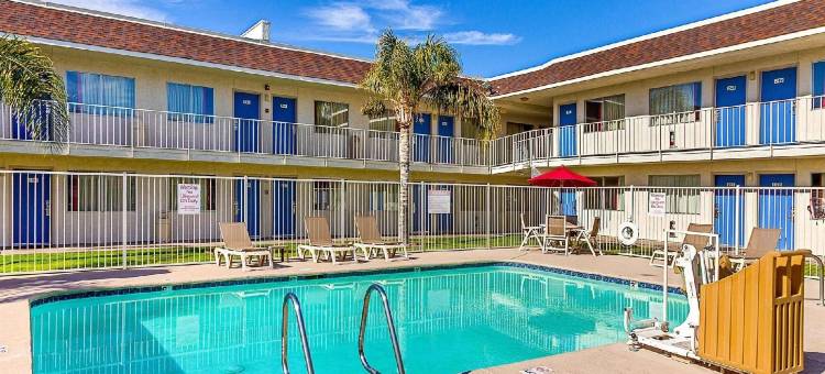 凤凰城北贝尔路6号汽车旅馆(Motel 6 Phoenix, AZ - North Bell Road)图片
