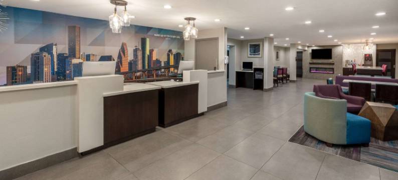 休斯顿西北拉昆塔温德姆套房酒店(La Quinta Inn & Suites by Wyndham Houston NW Brookhollow)图片