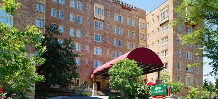 堪萨斯城乡村俱乐部广场万怡酒店(Courtyard Kansas City Country Club Plaza)图片