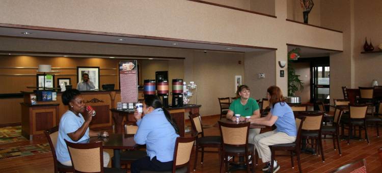 克利夫兰曼图尔欢朋套房酒店(Hampton Inn & Suites Cleveland-Mentor)图片