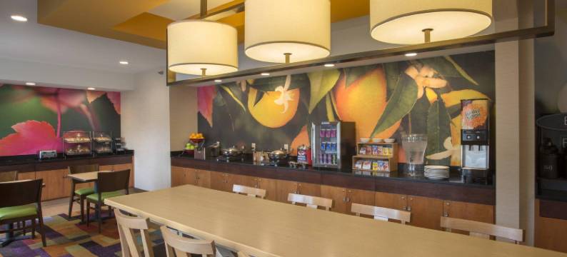 印第安纳波利斯机场万枫酒店(Fairfield Inn & Suites Indianapolis Airport)图片