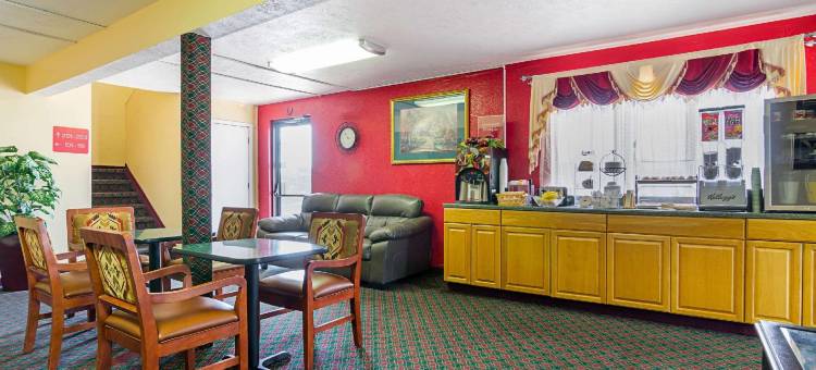 兰辛-莱文沃思伊克诺旅馆(Econo Lodge Lansing - Leavenworth)图片