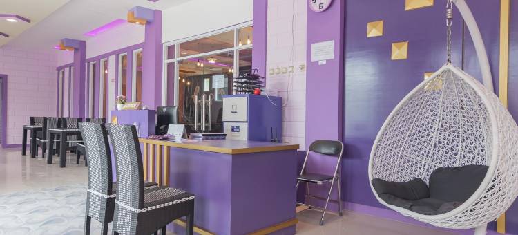 红多兹酒店@加鲁特奇帕纳斯(RedDoorz @ Cipanas Garut)图片