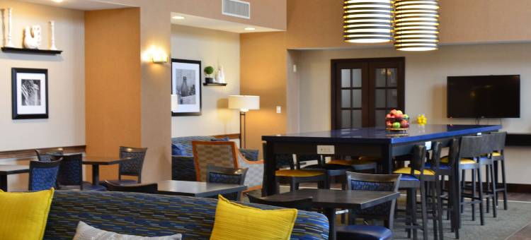 麦迪逊维尔希尔顿欢朋旅馆&套房酒店(Hampton Inn & Suites Madisonville)图片