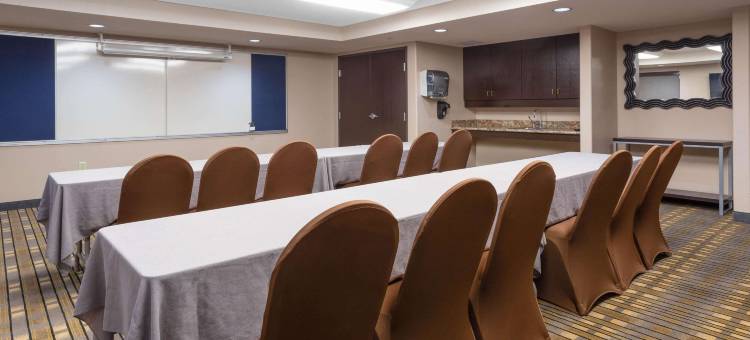 麦迪逊南美吟温德姆酒店(AmericInn by Wyndham Madison South)图片