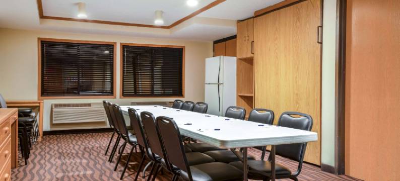 帕克拉皮兹美吟温德姆酒店(AmericInn by Wyndham Park Rapids)图片