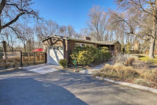 靠近市中心的现代博伊西度假租赁带院子(Modern Boise Vacation Rental w/ Yard Near Downtown)