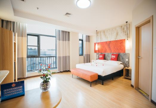 Ibis Hotel (Beijing Chaoyang Joy City) Hotel Overview