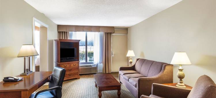 霍马华美达酒店(Ramada by Wyndham Houma)图片