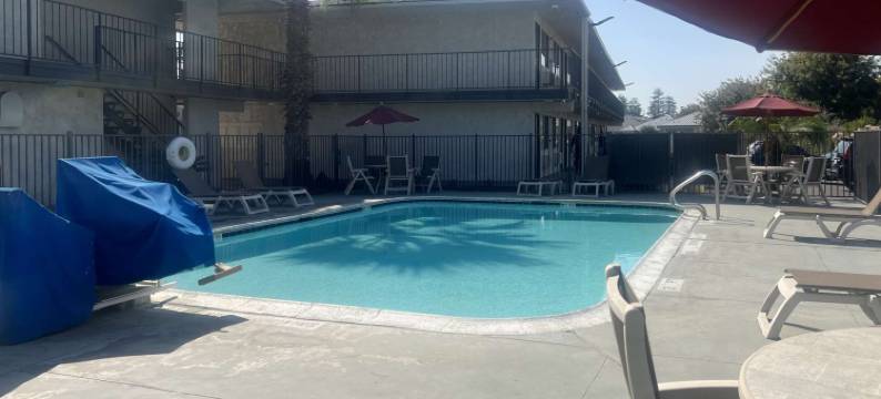 图莱里6号汽车旅馆(Tulare, CA)图片