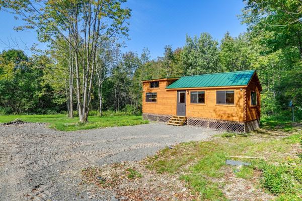 卡茨基尔微型家园木屋：被大自然环抱！(Catskills Tiny Home Cabin: Surrounded by Nature!)预订 ...