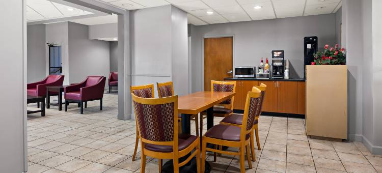 北卡罗来纳门罗红屋顶套房酒店(Red Roof Inn & Suites Monroe, NC)图片