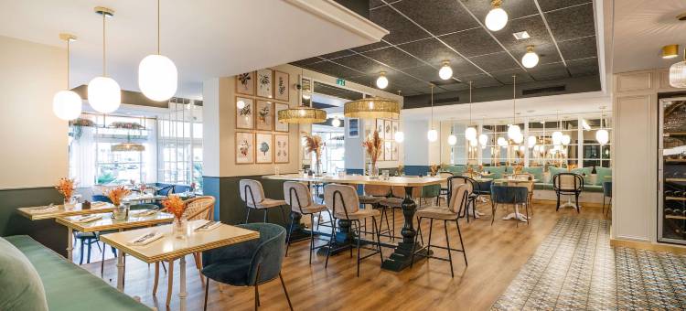 永河畔拉罗什中心美居酒店(Hôtel Mercure la Roche-Sur-Yon Centre)图片