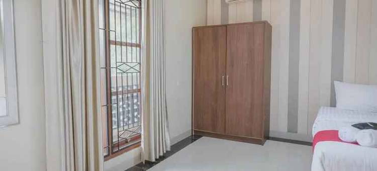 红多兹伊斯兰酒店-近占碑贾姆托斯2号(RedDoorz Syariah Near Jamtos Jambi 2)图片