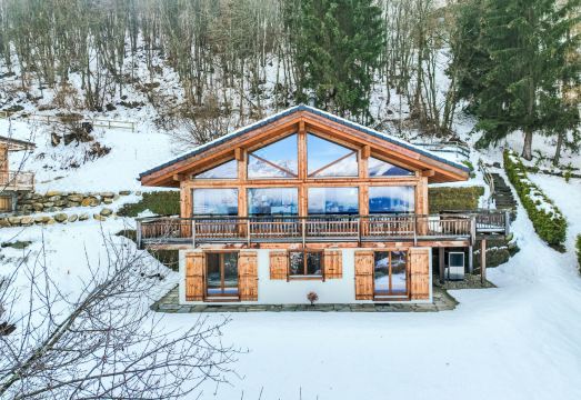 D'Arby Hotel Overview