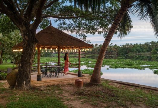 Baymaas Lake HouseHotel Overview