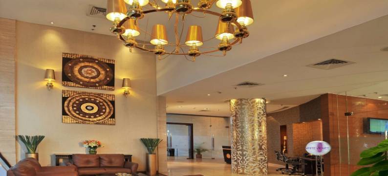 萨诺瓦波蒂科莫耶蒂克科特酒店(Majestic Court Sarovar Portico)图片