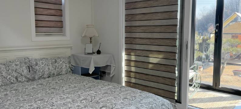 Sarah's Small Garden图片