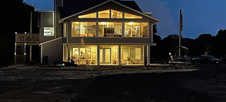 Enjoy Sunsets in a enclosed Jacuzzi in any weather!图片