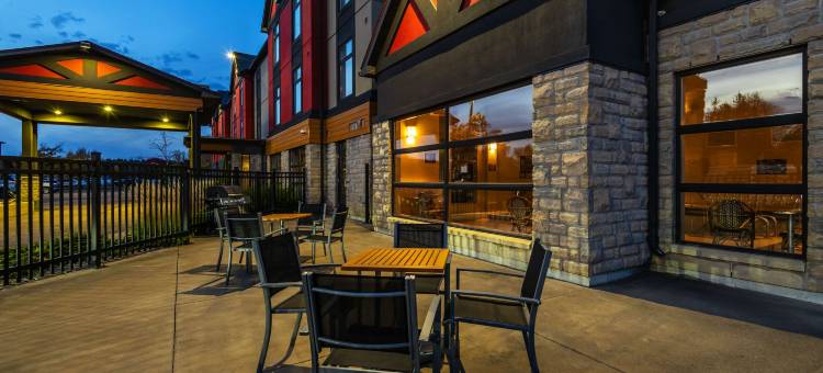 彼得华华品质酒店及套房(Quality Inn & Suites)图片