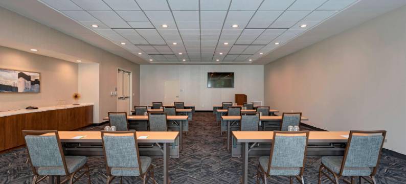 休斯顿舒格兰/普安特湖万怡酒店(Courtyard Houston Sugar Land/Lake Pointe)图片