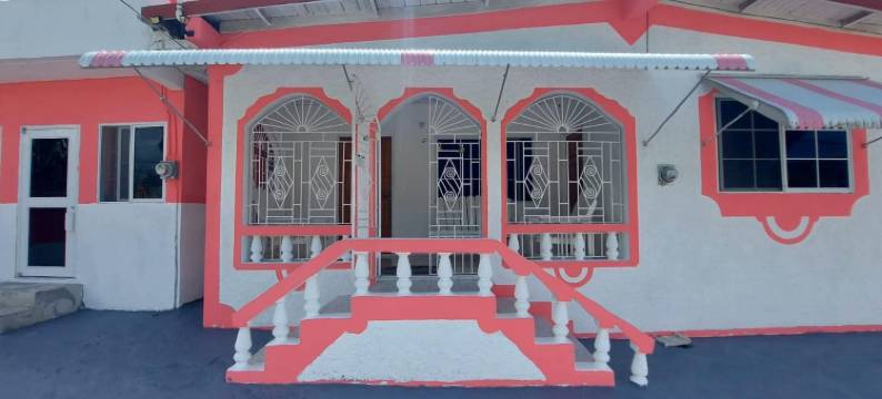 房子 - 可住6人 - 带庭院 - 停车位(House - Sleeps 6 - Patio - Parking)图片