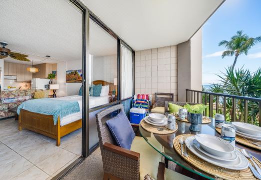 Complimentary Daily Activities and Cozy Comforts - Charming Retreat Hotel Overview