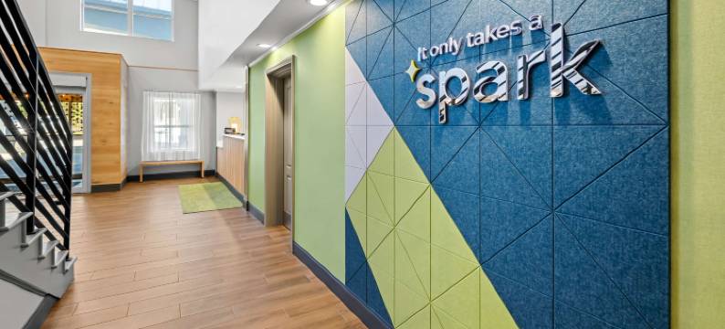 Spark by Hilton Woodbridge图片