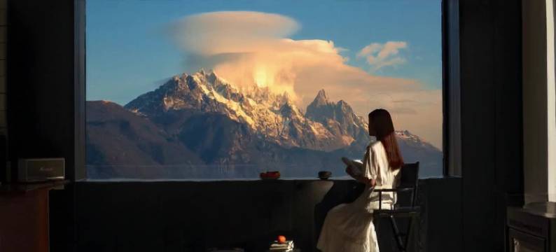 麓鸣·山赞｜雪山IMAX电影画框·日照金山揽景云宿(丽江古城店)图片