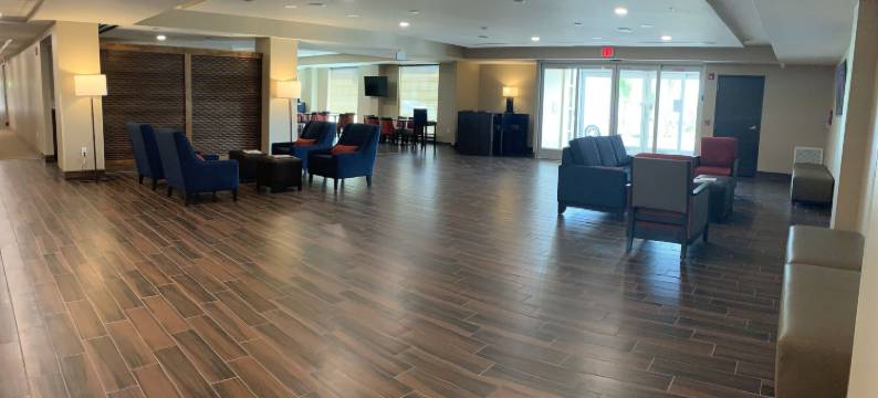 代托纳比奇市赛道舒适套房酒店(Comfort Suites Daytona Beach-Speedway)图片