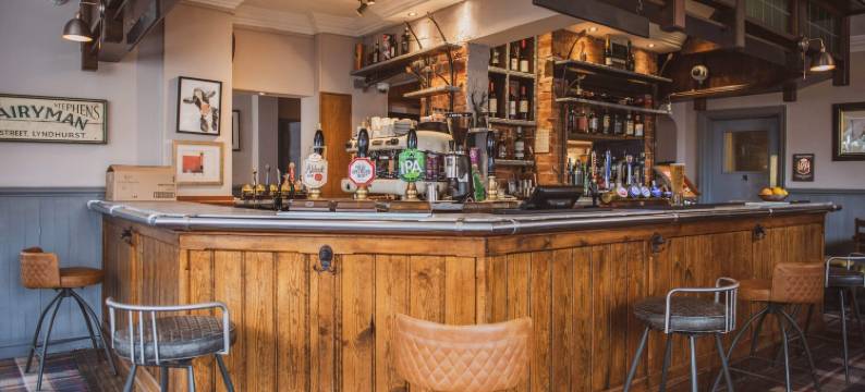 牡鹿酒店(The Stag Hotel and Mailmans Arms)图片