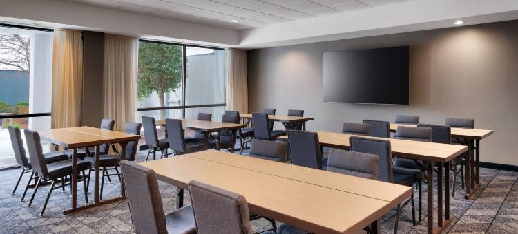 约翰森城万怡酒店(Courtyard by Marriott Johnson City)图片