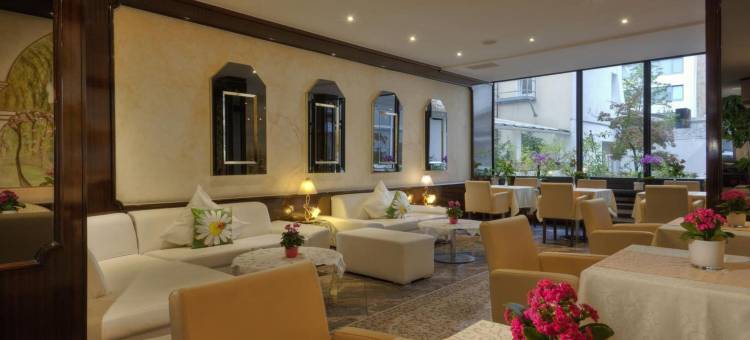 康多尔酒店(Hotel Condor)图片