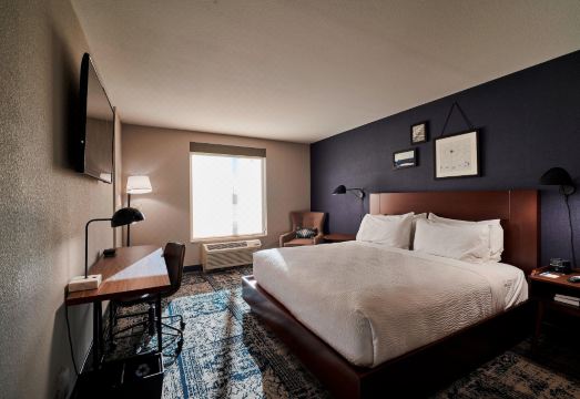 Four Points by Sheraton Cleveland-EastlakeHotel Overview