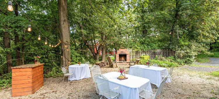 树倒农场民宿(Fallen Tree Farm Bed and Breakfast)图片